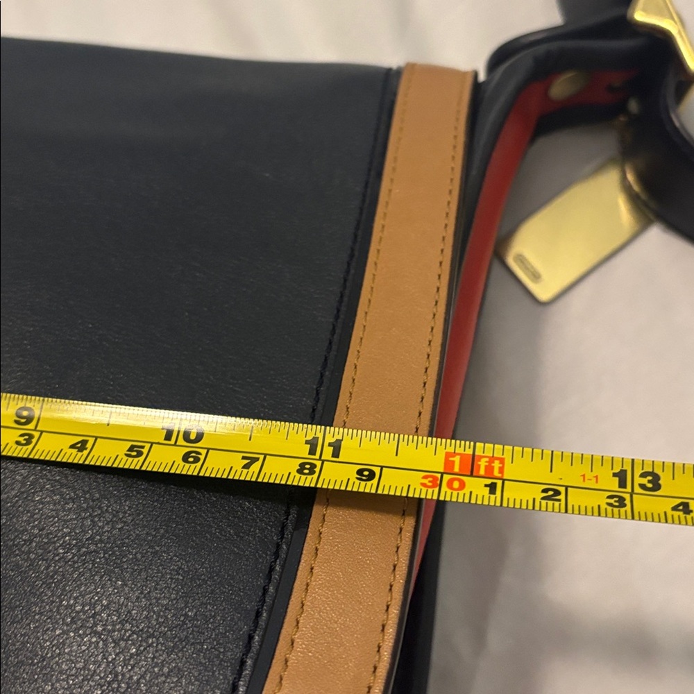 VTG Coach Patricia Legacy crossbody blue, orange & tan leather w/tassel turnlock - Picture 11 of 16